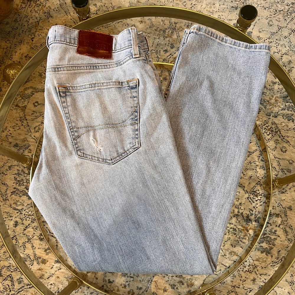 Hollister | Distressed Jeans | Men’s Size 32/32 | Blue Distressed